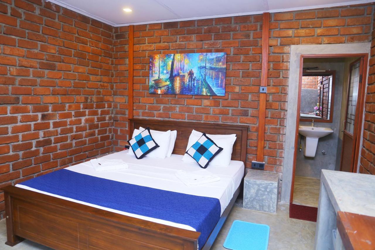 Click Hiriketiya Hotel Dikwella Kültér fotó