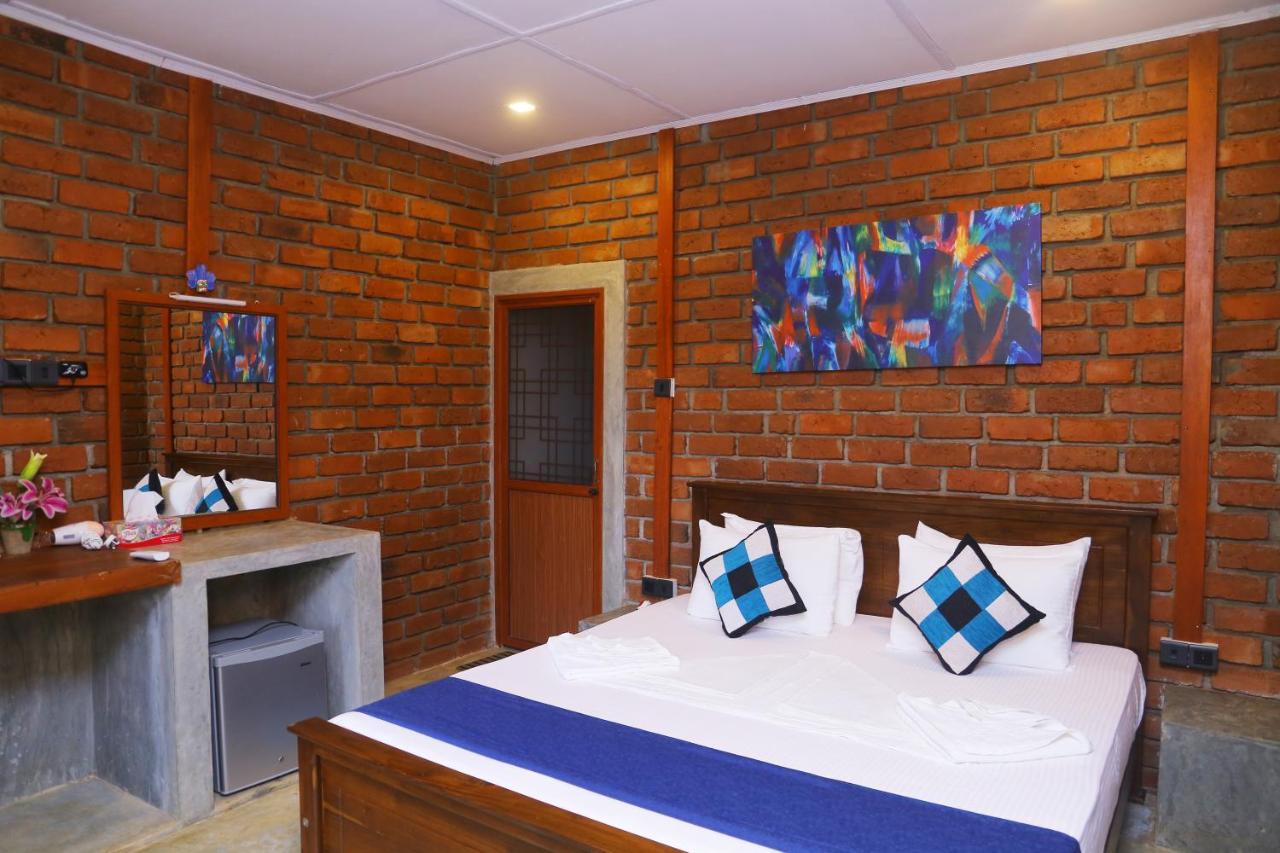 Click Hiriketiya Hotel Dikwella Kültér fotó