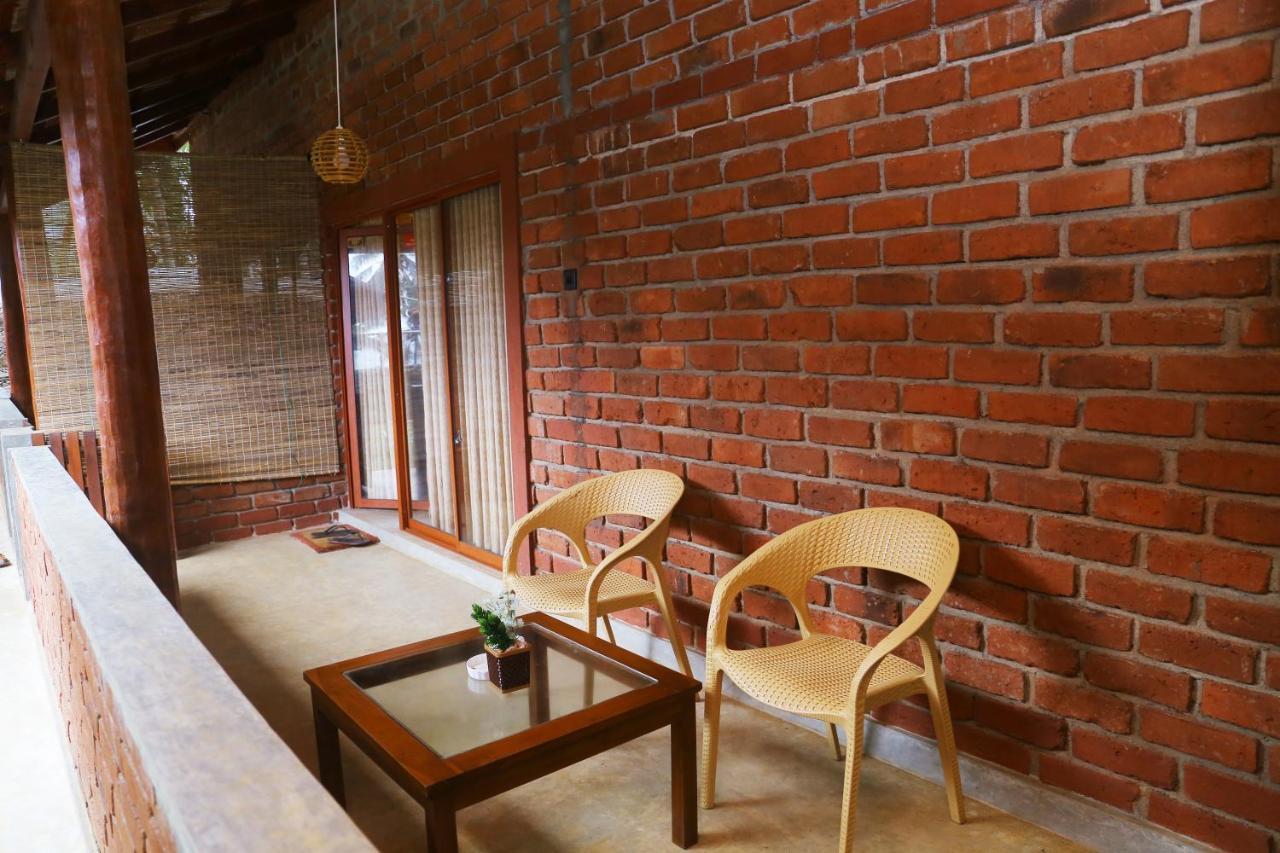 Click Hiriketiya Hotel Dikwella Kültér fotó