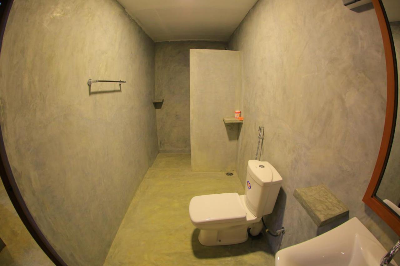 Click Hiriketiya Hotel Dikwella Kültér fotó