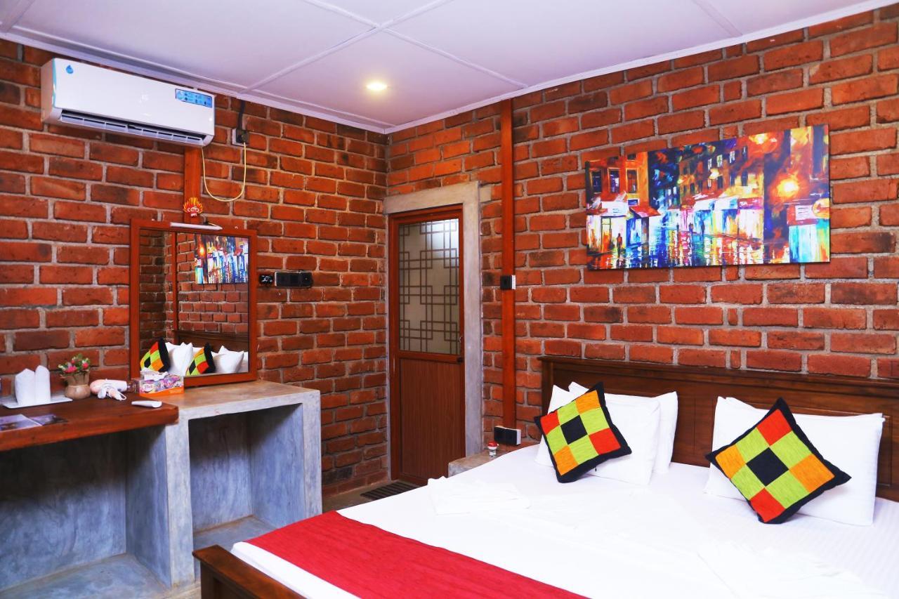 Click Hiriketiya Hotel Dikwella Kültér fotó