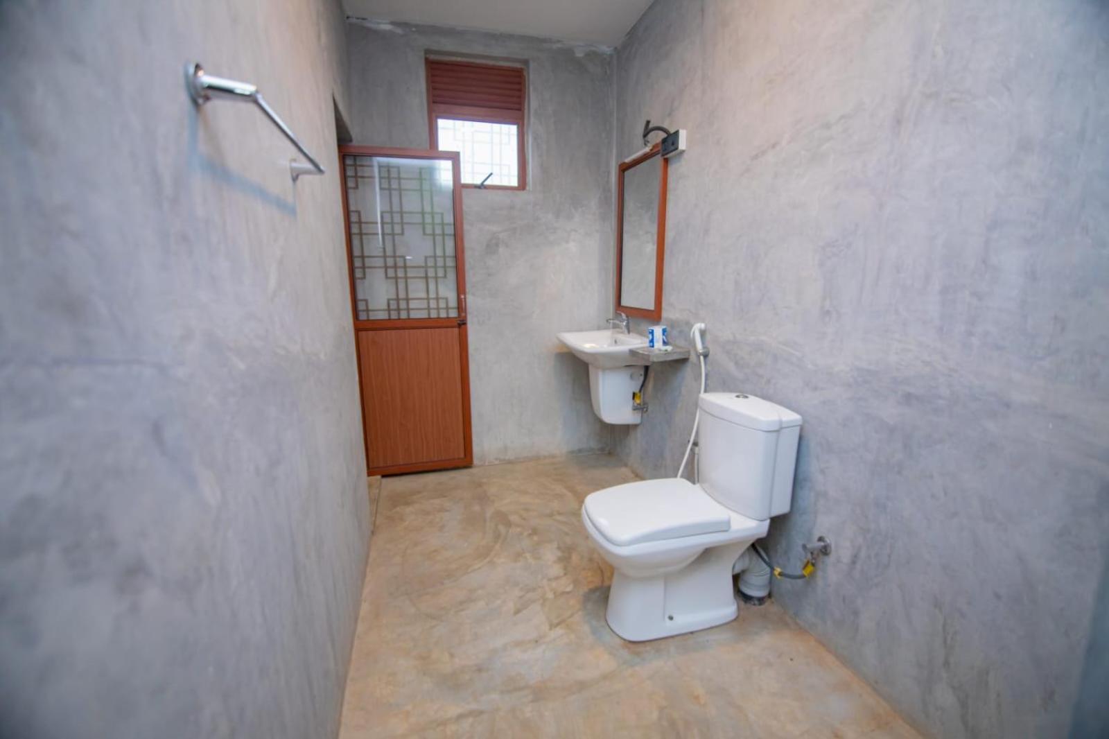 Click Hiriketiya Hotel Dikwella Kültér fotó